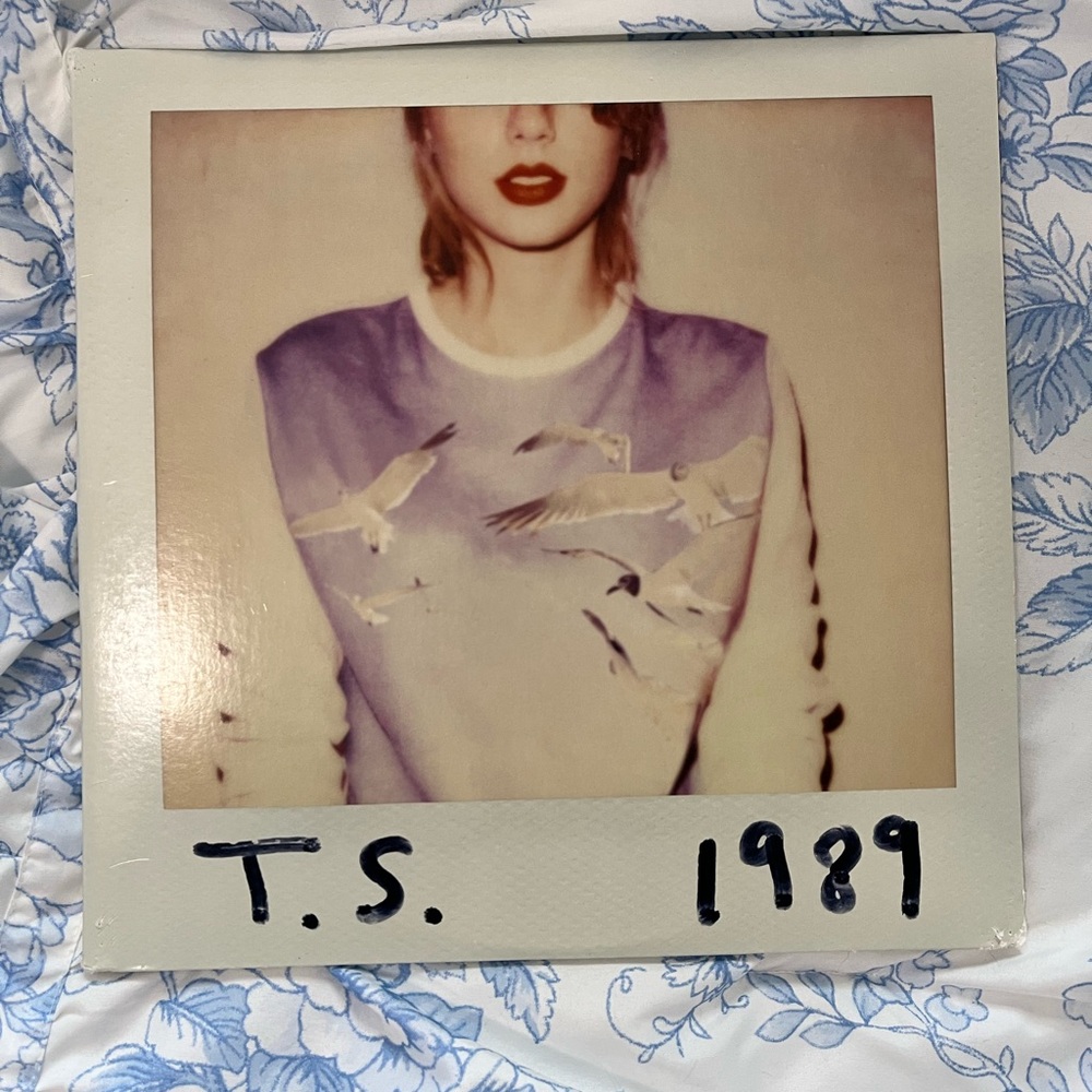1989 Taylor Swift Original Vinyl and Polaroids